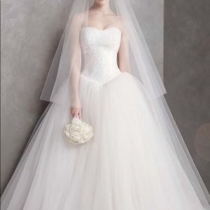 white by vera wang chantilly lace wedding dress